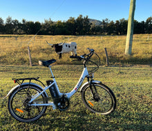 Load image into Gallery viewer, 24" Step-Thru Ebike | Leitner Milan Cruiser